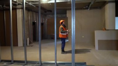 VINNYTSIA, UKRAINE - JANUARY 23, 2020: Video set: New residential area. Construction of a residential multi-storey building - Editorial Footage