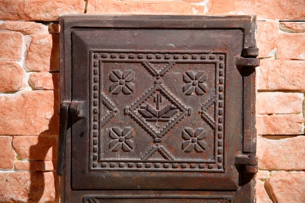 Kute Elazne Drzwi Pieca Narodowym Ukrai Skim Ornamentem Żelazne Drzwi — Zdjęcie stockowe