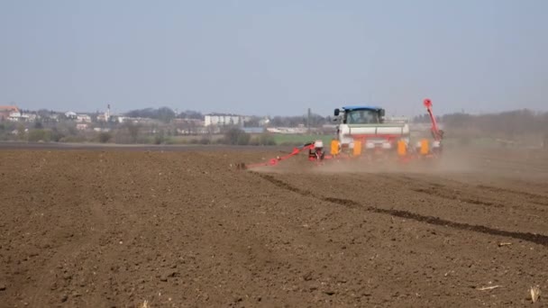 Vinnytsia Ucrania Abril 2020 Cerdas Maquinaria Agrícola Tractor Siembra Maíz — Vídeos de Stock