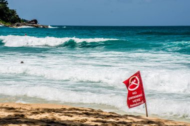 Yüzme kırmızı bayrak, Phuket Tayland