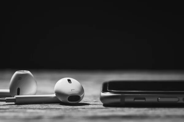Kulaklık ve telefon medya koyu tonu taşınabilir. 