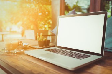 Kahve Kupası ev ofis ile dizüstü bilgisayar