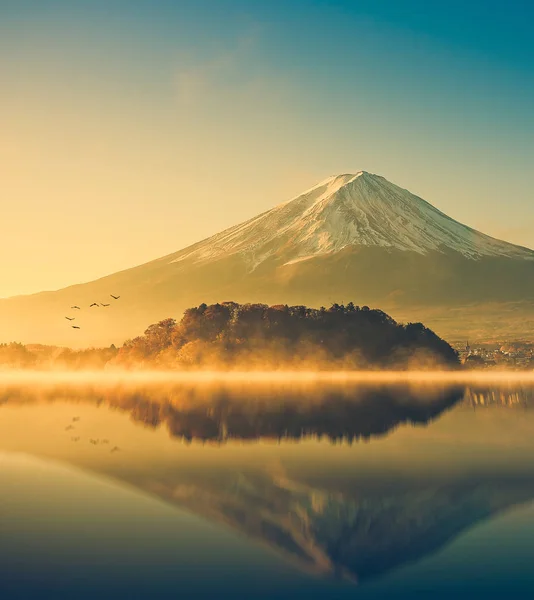 Mont Fuji au lac Kawaguchiko, lever du soleil — Photo