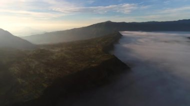 Havadan görünümü uçuş Cemoro Lawang üzerinde, 