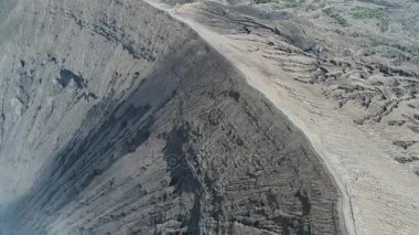 Krater Bromo yanardağ, Doğu Java, Endonezya, havadan görünümü. 
