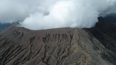 Krater Bromo yanardağ, Doğu Java, Endonezya, havadan görünümü. 