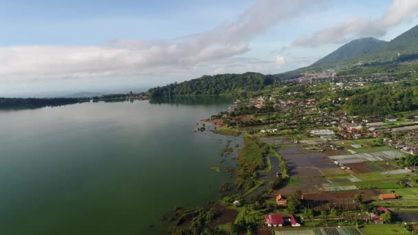 Vista aérea de la ciudad en Bali, Indonesia. Vista aérea de la aldea en Bali Indonesia . — Vídeo de stock