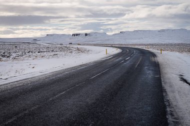 İzlanda'daki boş yol