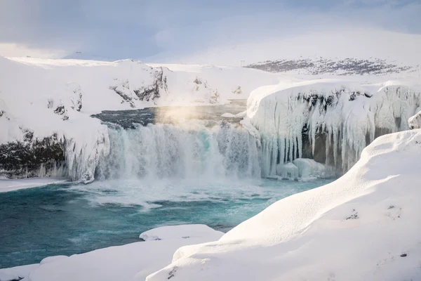 Wodospad Godafoss w Islandii zimą — Zdjęcie stockowe