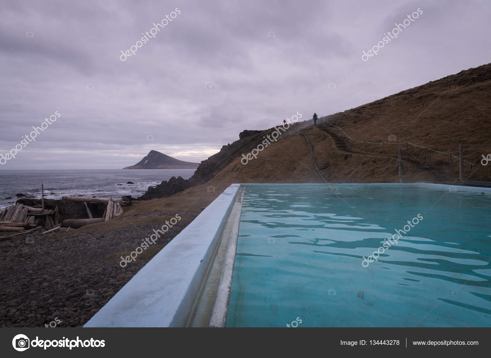 Hot pot in Iceland — Stock Photo © StockWithMe 134443278
