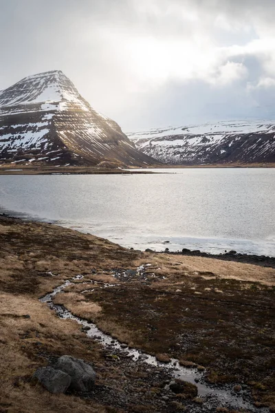 Piękny zimowy krajobraz w Islandii — Zdjęcie stockowe