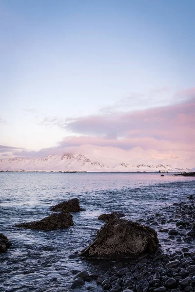 Paisagem montanhosa perto de Reykjavik, Islândia — Fotografia de Stock