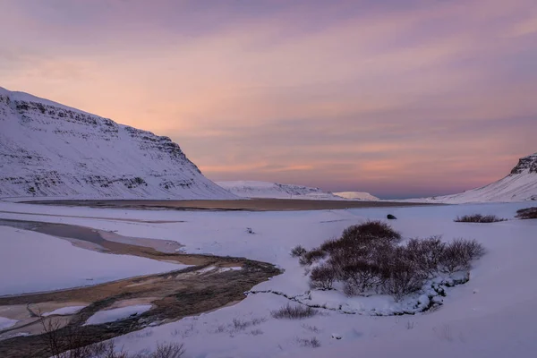 Zima Krajobraz w pobliżu Glymur wodospad, Islandia — Zdjęcie stockowe