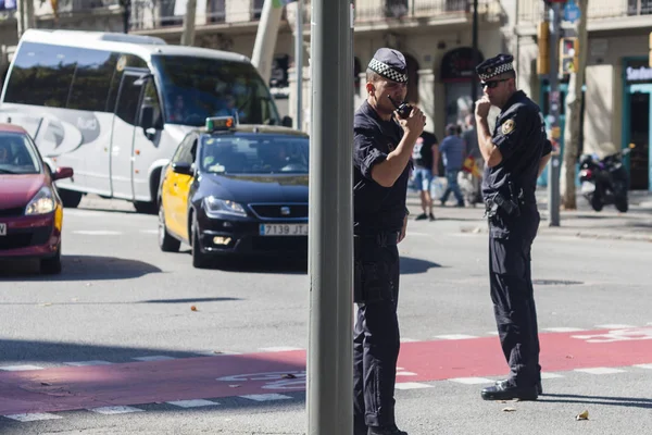 Barselona, İspanya, 8 Ağustos 2017: destekçileri birlik için polis tarafından korunan yapıldı.