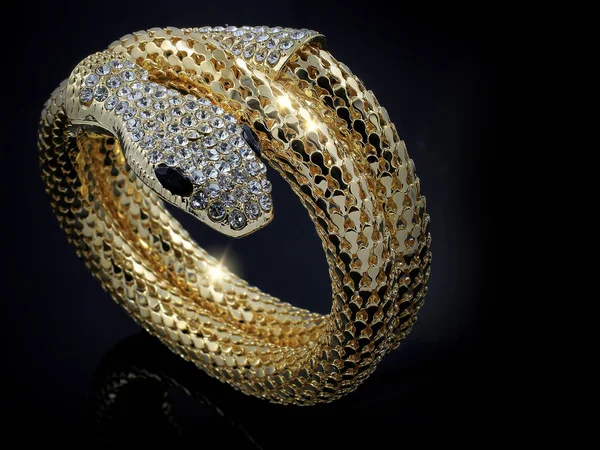 Bracelet serpent d'or pour femmes — Photo