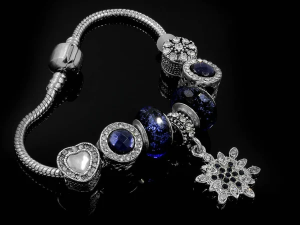 Biżuteria - bransoleta dla kobiet — Zdjęcie stockowe