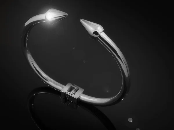 Smycken - armband för kvinnor - rostfritt stål — Stockfoto