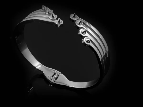 Sieraden - armband voor vrouwen - roestvrij staal — Stockfoto