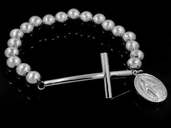 Pulsera de joyas con cruces - Acero inoxidable — Foto de Stock