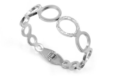 Mücevher kadın bileziği. Paslanmaz çelik. Bir renk arkaplanı