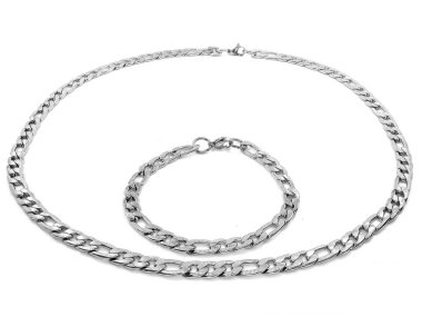 Erkekler için bir bilezik ve kolye. Paslanmaz çelik. Bir renk arkaplanı