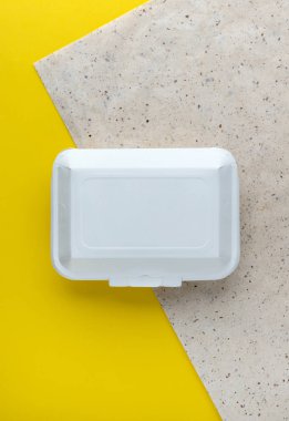 Paket yemek ve teslimat. Papet beslenme çantalarında hazırlanmış diyet yemekleri