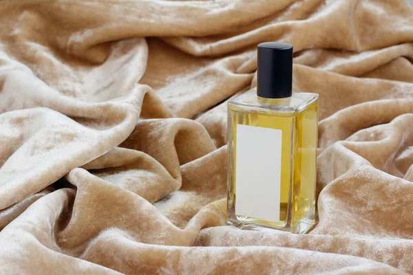 Sticlă Parfum Esență Fundal Țesătură Catifea Bej Șablon Minim Branding — Fotografie, imagine de stoc