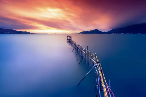 Hermoso Atardecer Sobre Lago — Foto de Stock