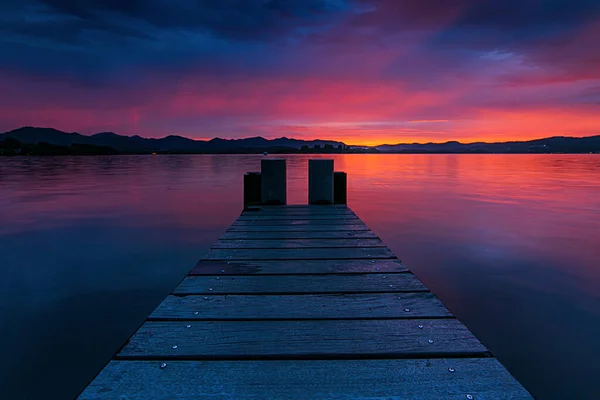 Hermoso Atardecer Sobre Lago — Foto de Stock