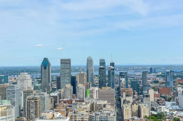 Skyline de Montréal en été — Photo