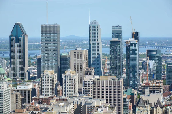 Skyline de Montréal en été — Photo