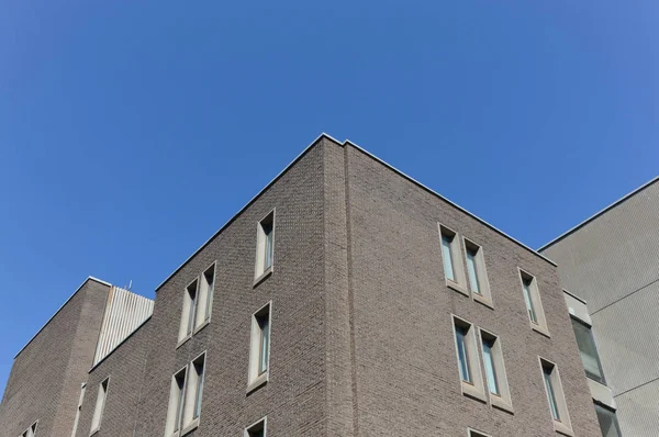 Edifícios modernos de condomínios no centro — Fotografia de Stock