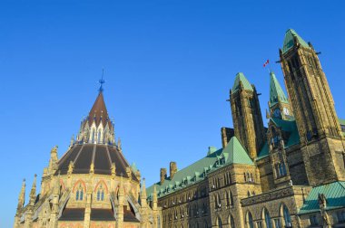 Arkadan Görünüm Merkezi Block ve Barış Kulesi Parlamentosu Hill, Ottawa, Kanada. Merkezi blok ev Kanada Parlamentosu. 