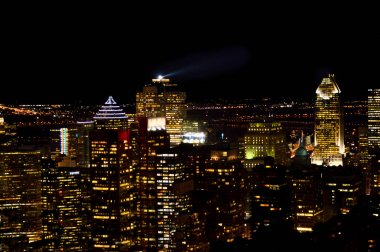 Quebec, Kanada'da Montreal manzarası, gece