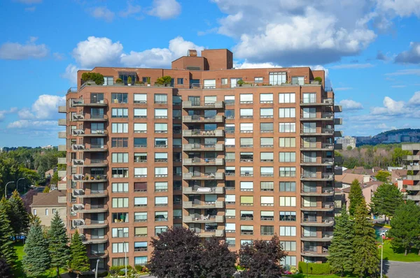 Modern Condo Épületek Családi Házak Hatalmas Ablakok Erkélyek Montreal Kanada — Stock Fotó