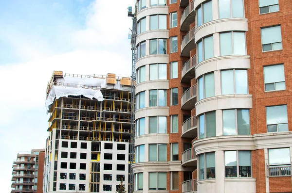 Construcción Modernos Edificios Condominios Con Enormes Ventanas Balcones Montreal Canadá —  Fotos de Stock