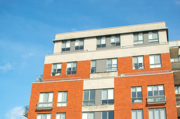 Edificios Condominios Modernos Con Enormes Ventanas Balcones Montreal Canadá —  Fotos de Stock