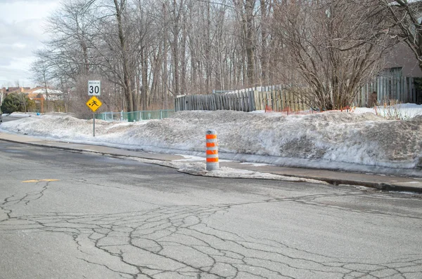 Narancssárga Kúp Járdán Montrealban Kanada — Stock Fotó