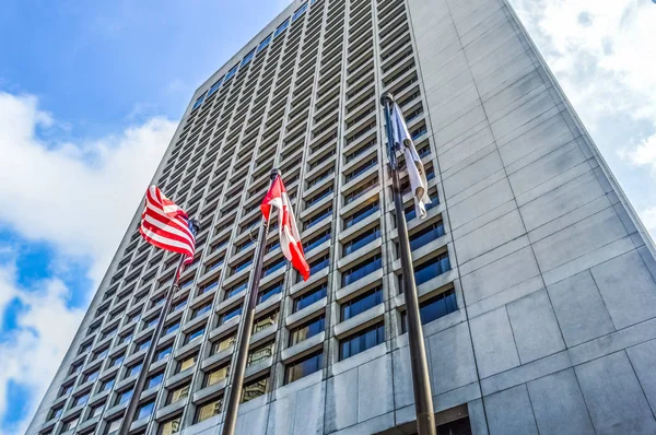 Toronto, Kanada-Haziran 25,2015: Hilton Hotel Downtown Toronto Oteller ve tatil dünyanın dört bir yanından uluslararası bir marka olduğunu.