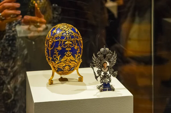 Montreal, Kanada - 27 Mart 2016: Alexei Nikolaevich yakın çekim Fabergé yumurta, Rusya Tsarevich