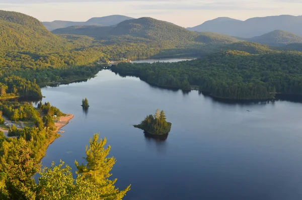 Mont Tremblant Milli Parkı Nda Bir Dağ Üstüne Doğal Görünümünden — Stok fotoğraf