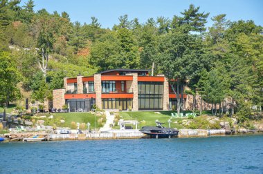 Bir evin içinde 1000 adalar ve Kingston, Ontario, Kanada