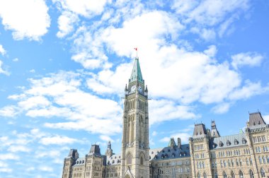 Merkezi bloğu ve Barış Kulesi Parlamentosu Hill, Ottawa, Canada.