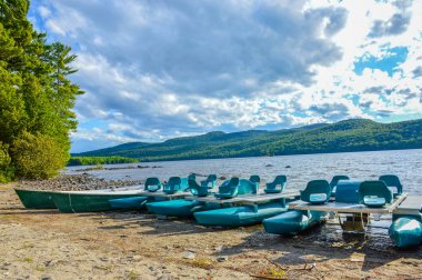 Yeşil kanolar Milli Parkı, Quebec, Kanada.