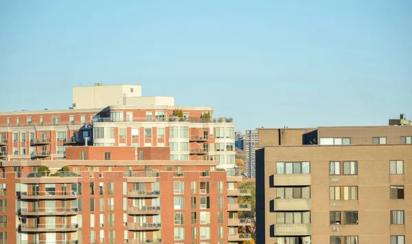 Edificios Condominios Modernos Con Enormes Ventanas Balcones Montreal Canadá —  Fotos de Stock