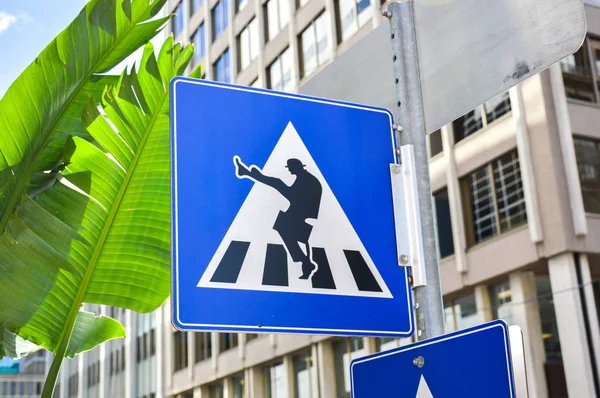 Crosswalk Road Sign Com Cara Ottawa Canadá — Fotografia de Stock