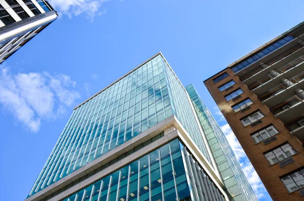 Glas Skyskrapan Återspeglar Molnen Ottawa Downtown — Stockfoto