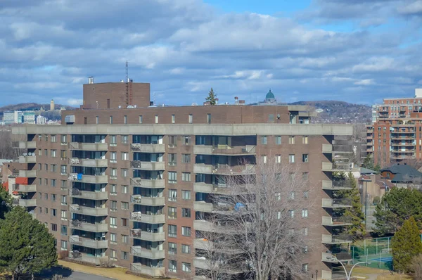 Lakóépület Montrealban Cote Saint Luc Kanada Vel — Stock Fotó