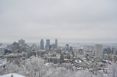 Montreal şehir merkezinde kar
