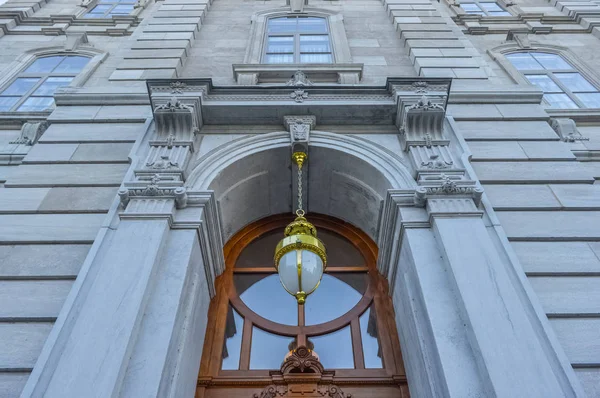 Gele Lamp Parlement Quebec Canada — Stockfoto